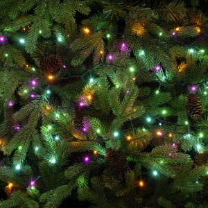 A Christmas tree with 520 Aurora Sparkle LED Lights on it.